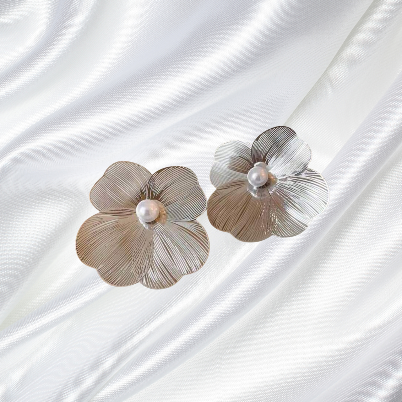 Faux Stud Flower Pearl Earrings